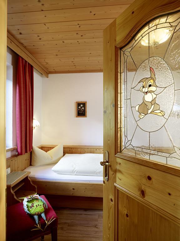 Hotel Traube Петной ам Арлберг Стая снимка